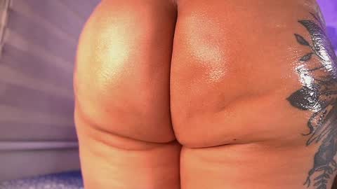 Snapshot of mssburbuja chatting on 01/30/25, 06:13 Manuela online show from 01/30/25, 06:13