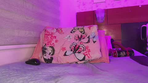 Snapshot of mssburbuja chatting on 02/05/25, 09:15 Manuela online show from 02/05/25, 09:15