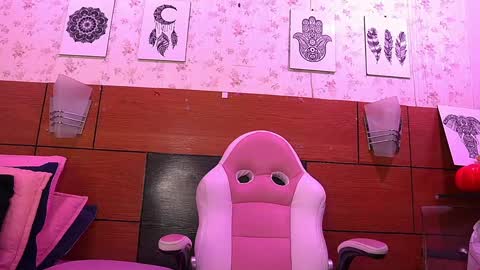 Snapshot of mssburbuja chatting on 02/08/25, 03:08 Manuela online show from 02/08/25, 03:08