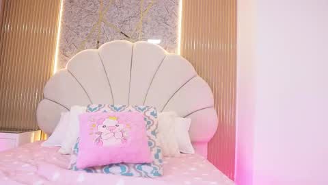 Snapshot of mssburbuja chatting on 11/07/25, 03:06 Manuela online show from 11/07/25, 03:06