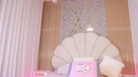 Snapshot of mssburbuja chatting on 11/13/25, 03:16 Manuela online show from 11/13/25, 03:16