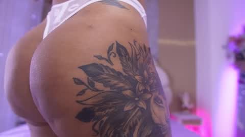 Snapshot of mssburbuja chatting on 12/20/25, 03:13 Manuela online show from 12/20/25, 03:13