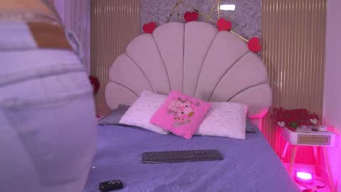 Snapshot of mssburbuja chatting on 02/07/26, 03:10 Manuela online show from 02/07/26, 03:10