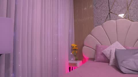 Snapshot of mssburbuja chatting on 06/06/26, 03:11 Manuela online show from 06/06/26, 03:11