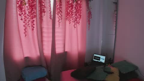 Snapshot of msschloee chatting on 11/09/25, 07:23 Chloe new account online show from 11/09/25, 07:23