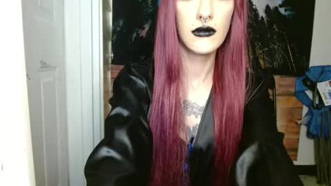 Snapshot of msvioletx chatting on 03/06/25, 12:43 MsVioletx online show from 03/06/25, 12:43