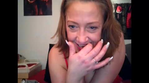 mswhitney618 online show from 12/19/25, 08:43