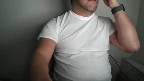 Snapshot of mtman5 chatting on 02/11/25, 02:57 mtman5 online show from 02/11/25, 02:57