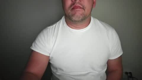 Snapshot of mtman5 chatting on 11/25/25, 04:34 mtman5 online show from 11/25/25, 04:34