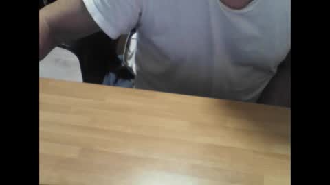 Snapshot of mtwpaul chatting on 02/26/25, 06:15 mtwpaul online show from 02/26/25, 06:15