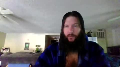 Snapshot of mudge chatting on 12/28/24, 01:49 Mudge online show from 12/28/24, 01:49