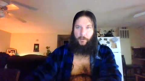 Snapshot of mudge chatting on 01/03/25, 05:39 Mudge online show from 01/03/25, 05:39