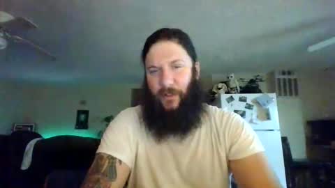 Snapshot of mudge chatting on 01/13/25, 01:56 Mudge online show from 01/13/25, 01:56