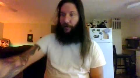 Snapshot of mudge chatting on 01/20/25, 06:21 Mudge online show from 01/20/25, 06:21