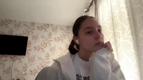 Tia online show from 04/22/26, 06:49