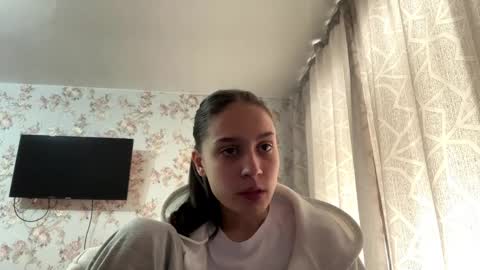 Tia online show from 04/23/26, 06:14