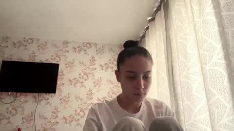 Tia online show from 04/24/26, 08:06