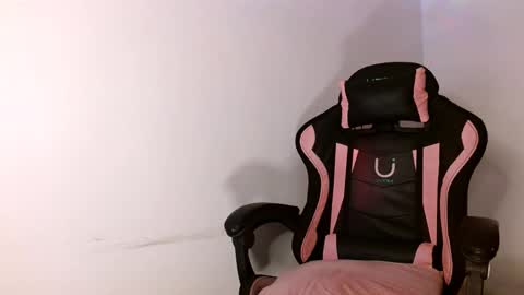 yuli online show from 10/11/25, 08:35