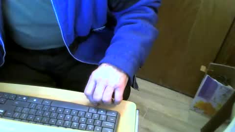 Snapshot of muller520 chatting on 01/11/25, 01:32 muller520 online show from 01/11/25, 01:32