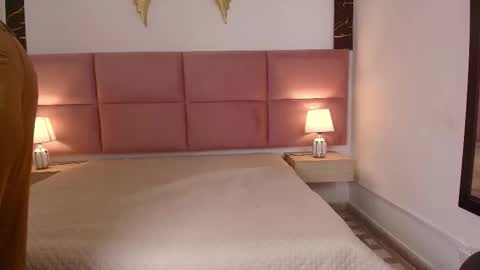 Snapshot of muller_asher chatting on 10/31/25, 10:44 Muller Asher online show from 10/31/25, 10:44