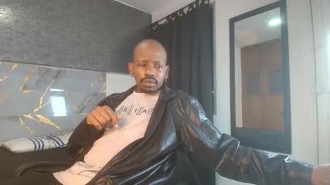 Snapshot of muller_asher chatting on 11/19/25, 04:56 Muller Asher online show from 11/19/25, 04:56