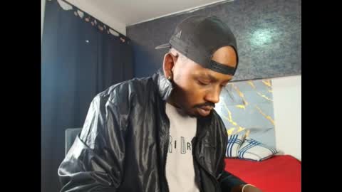 Snapshot of muller_asher chatting on 11/23/25, 04:12 Muller Asher online show from 11/23/25, 04:12