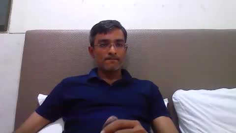 Snapshot of mumbaimonster8inch chatting on 12/03/25, 11:52 rajesh engineer online show from 12/03/25, 11:52