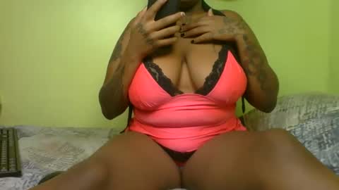 mumy_vivi online show from 11/22/25, 12:31