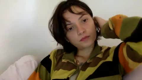 Snapshot of munchi_ chatting on 01/20/25, 05:27   online show from 01/20/25, 05:27