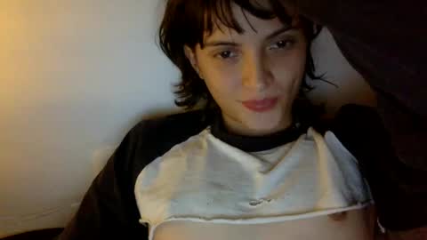 Snapshot of munchi_ chatting on 02/18/25, 11:19   online show from 02/18/25, 11:19