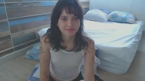 Snapshot of munchi_ chatting on 09/22/25, 05:48   online show from 09/22/25, 05:48