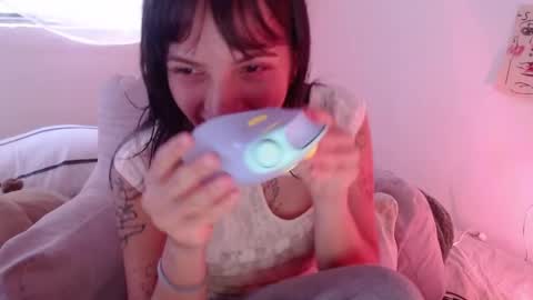   online show from 04/22/26, 08:32