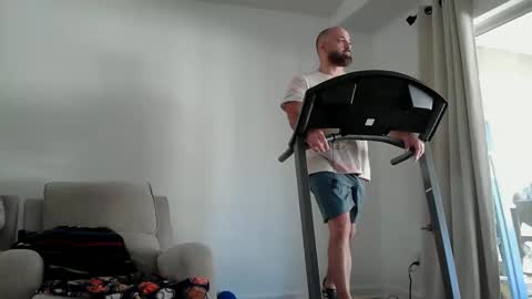 Snapshot of munchies420 chatting on 02/24/26, 02:15 Bearded online show from 02/24/26, 02:15