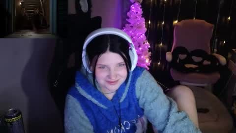 Snapshot of mura_muur chatting on 12/11/24, 03:05 Milana online show from 12/11/24, 03:05