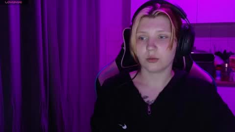 Snapshot of mura_muur chatting on 05/22/26, 02:55 Milana online show from 05/22/26, 02:55