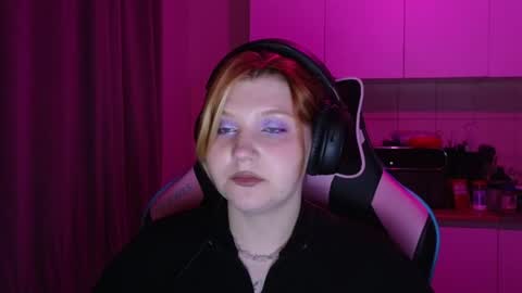 Snapshot of mura_muur chatting on 05/25/26, 03:18 Milana online show from 05/25/26, 03:18