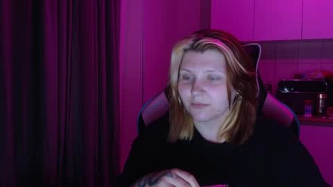 Snapshot of mura_muur chatting on 05/31/26, 03:41 Milana online show from 05/31/26, 03:41