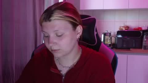 Snapshot of mura_muur chatting on 06/07/26, 02:10 Milana online show from 06/07/26, 02:10