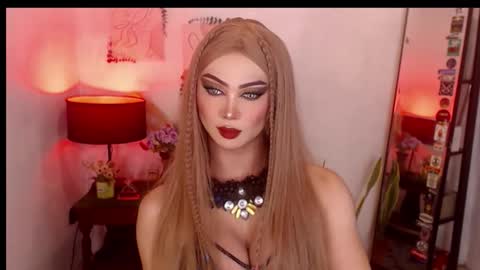 Snapshot of murphy_bitches chatting on 11/04/25, 03:44 MURPHY online show from 11/04/25, 03:44