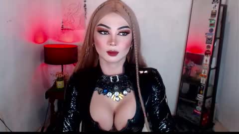 Snapshot of murphy_bitches chatting on 11/16/25, 07:08 MURPHY online show from 11/16/25, 07:08