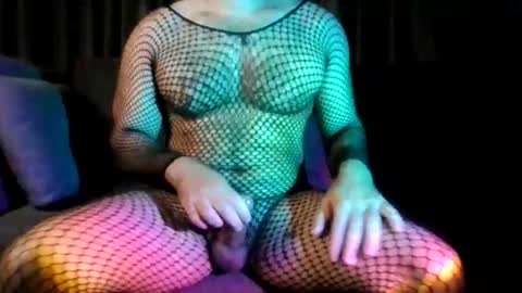 Snapshot of muscbttmbitch chatting on 05/11/26, 06:38 muscbttmbitch online show from 05/11/26, 06:38