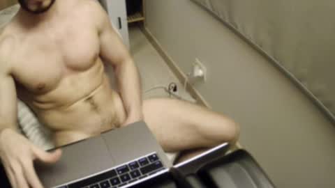 Snapshot of muscle_boy2345 chatting on 09/20/25, 05:19 muscle_boy2345 online show from 09/20/25, 05:19