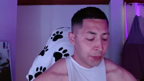 Snapshot of muscle_cock32 chatting on 02/17/26, 06:58 David Big online show from 02/17/26, 06:58