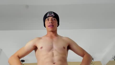 muscle scott online show from 10/10/25, 12:26