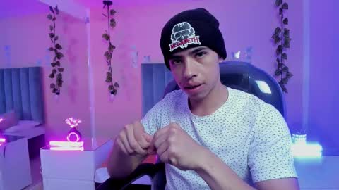 muscle scott online show from 11/05/25, 01:00