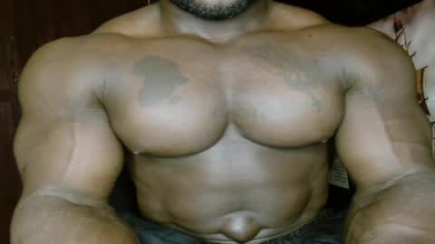 musclegod23 online show from 06/03/26, 09:56