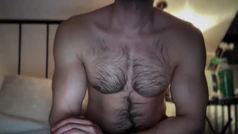 Snapshot of musclehair3 chatting on 01/17/25, 12:31 musclehair3 online show from 01/17/25, 12:31