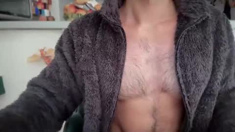 Snapshot of musclehair3 chatting on 02/03/25, 12:36 musclehair3 online show from 02/03/25, 12:36
