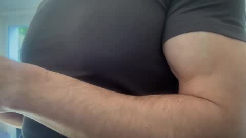 Snapshot of musclehair3 chatting on 02/17/25, 11:13 musclehair3 online show from 02/17/25, 11:13