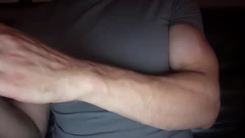 Snapshot of musclehair3 chatting on 10/20/25, 08:31 musclehair3 online show from 10/20/25, 08:31